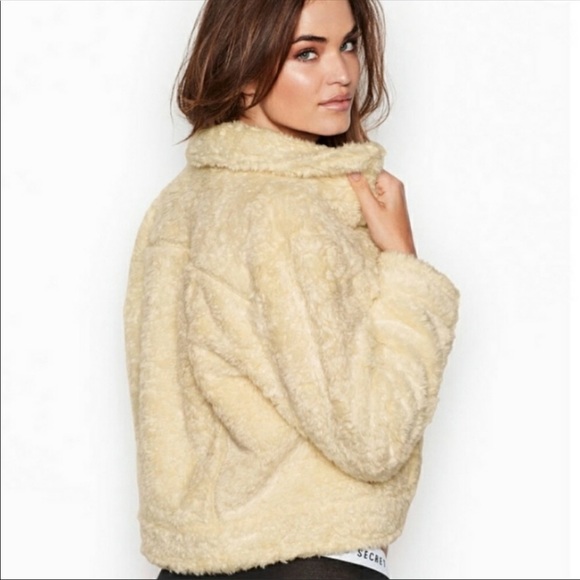 NWOT Victoria's Secret Sherpa Denim Style Jacket Size Small - Picture 2 of 11